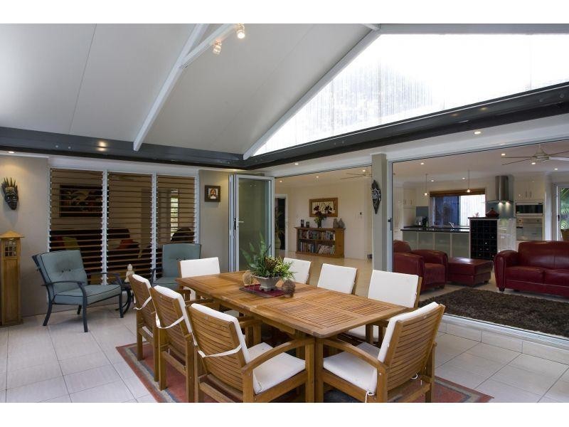 8 Currawong Street, Noosa Heads QLD 4567