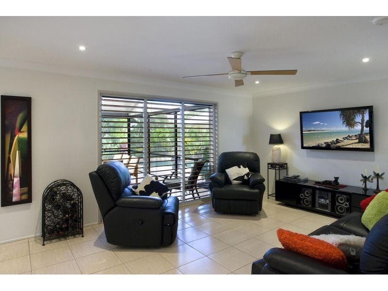 8 Currawong Street, Noosa Heads QLD 4567