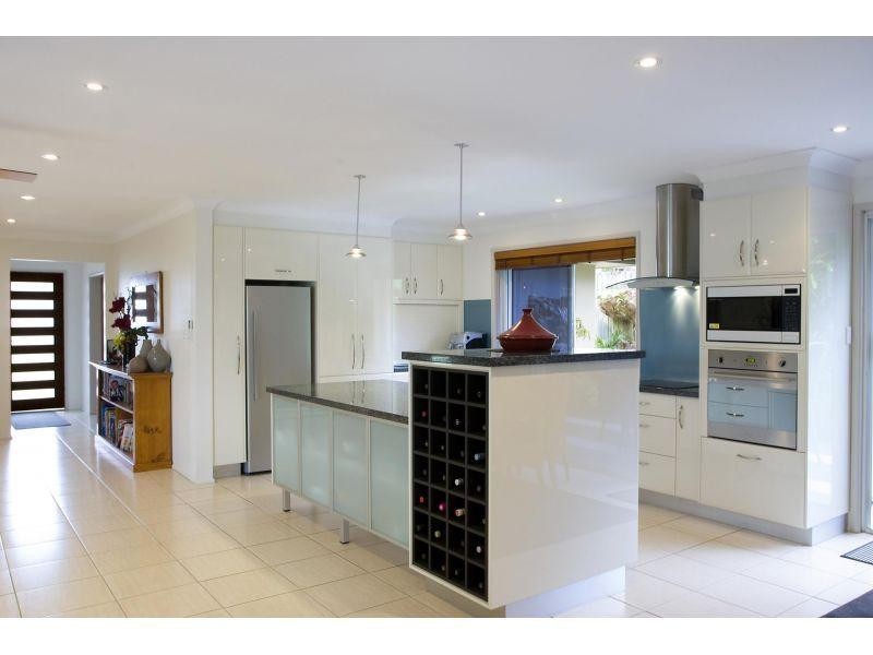 8 Currawong Street, Noosa Heads QLD 4567