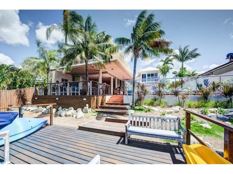 6 The Peninsula, Noosa Waters QLD 4566