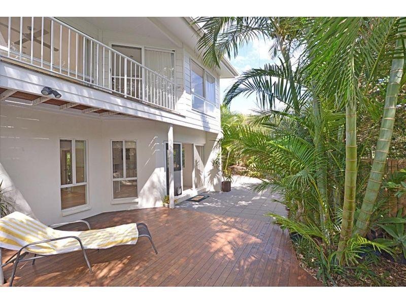 1/70 Southern Cross Parade, Sunrise Beach QLD 4567