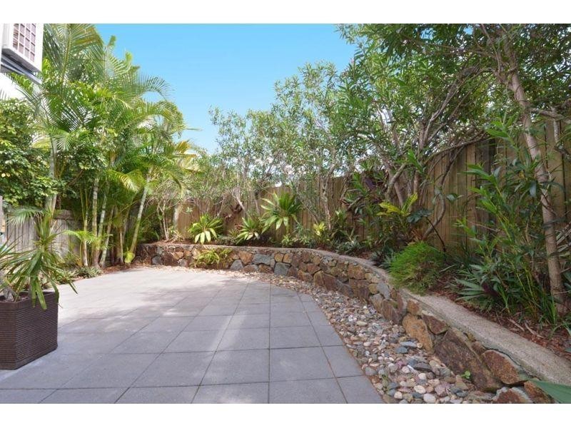 1/70 Southern Cross Parade, Sunrise Beach QLD 4567