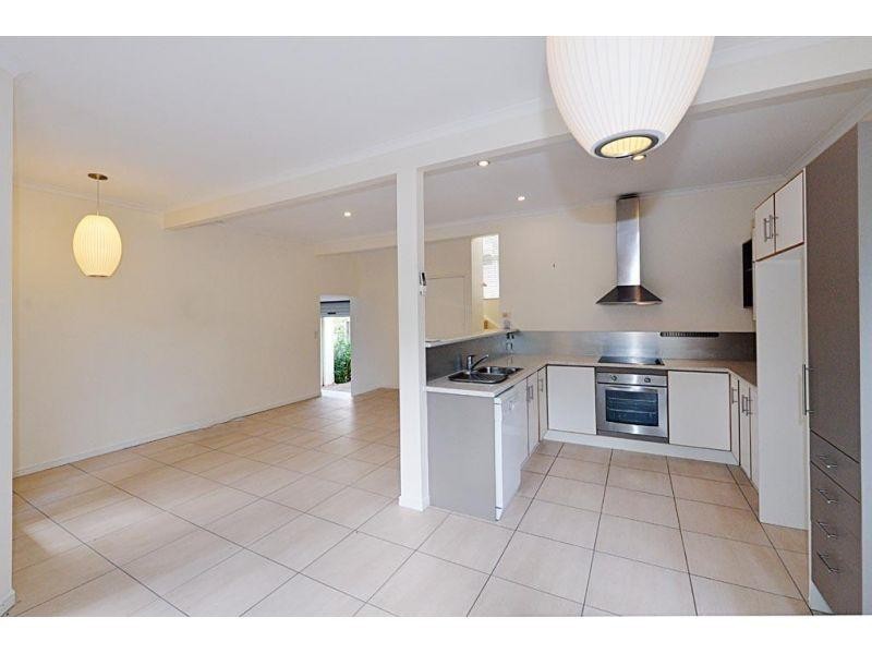 1/70 Southern Cross Parade, Sunrise Beach QLD 4567