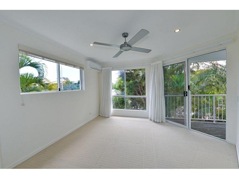 1/70 Southern Cross Parade, Sunrise Beach QLD 4567