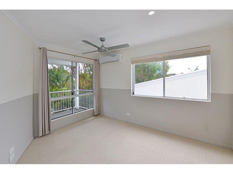 1/70 Southern Cross Parade, Sunrise Beach QLD 4567
