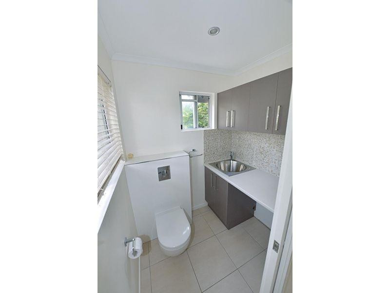 1/70 Southern Cross Parade, Sunrise Beach QLD 4567