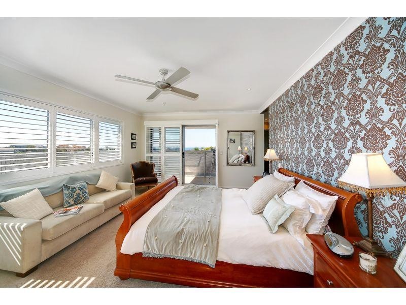 12 Mariners Place, Sunrise Beach QLD 4567