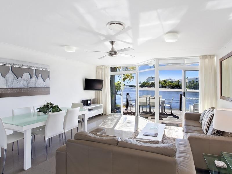 2/8 Munna Crescent, Noosa Heads QLD 4567