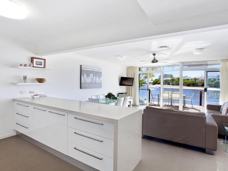 2/8 Munna Crescent, Noosa Heads QLD 4567