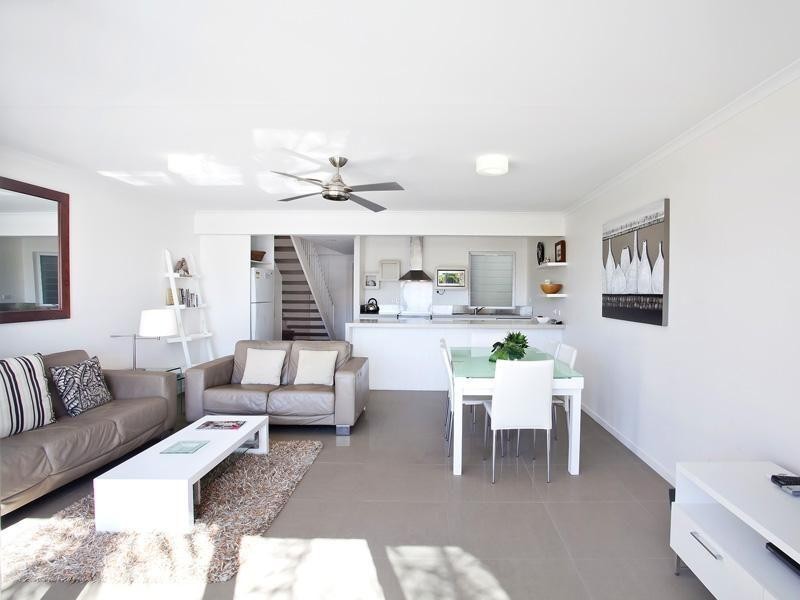 2/8 Munna Crescent, Noosa Heads QLD 4567