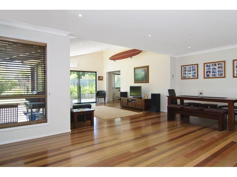 1 Moonare Crescent, Noosa Heads QLD 4567