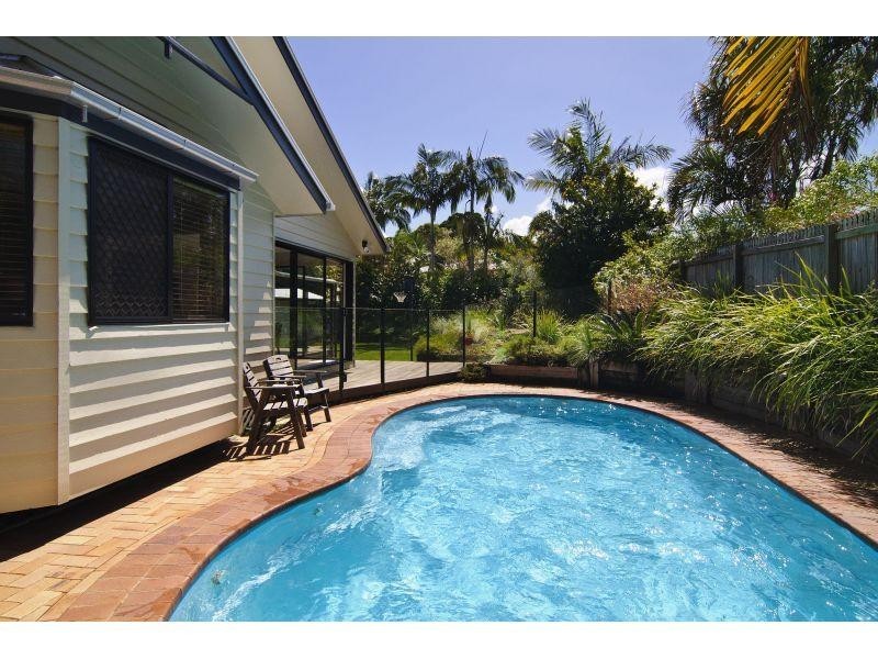 1 Moonare Crescent, Noosa Heads QLD 4567