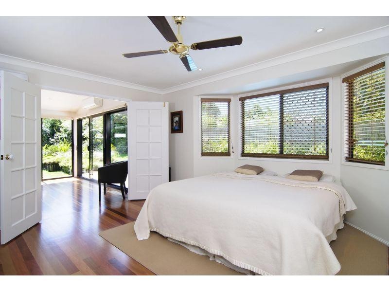 1 Moonare Crescent, Noosa Heads QLD 4567