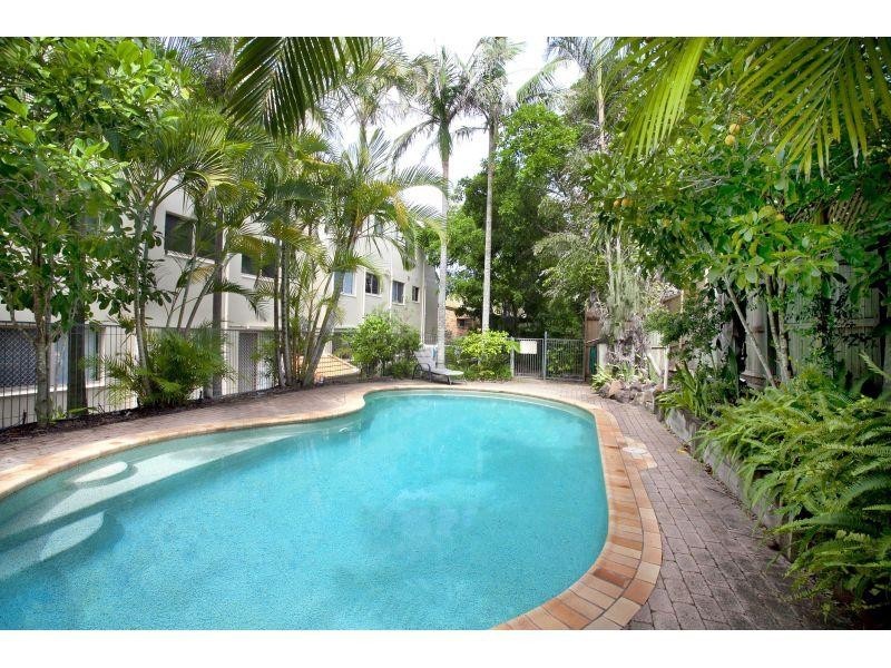 2/5 Henderson Street, Sunshine Beach QLD 4567