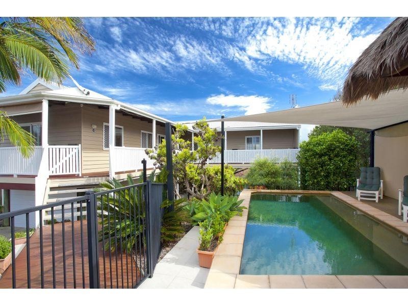 21 Southern Cross Parade, Sunrise Beach QLD 4567