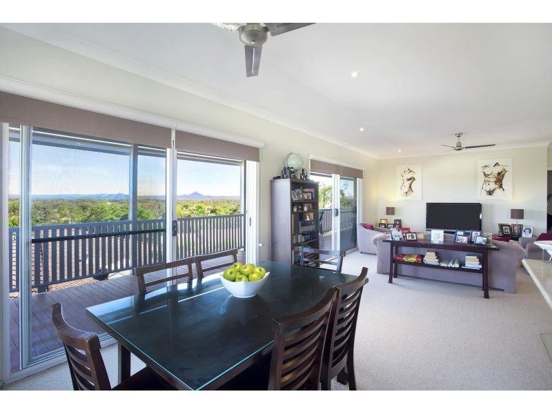 21 Southern Cross Parade, Sunrise Beach QLD 4567