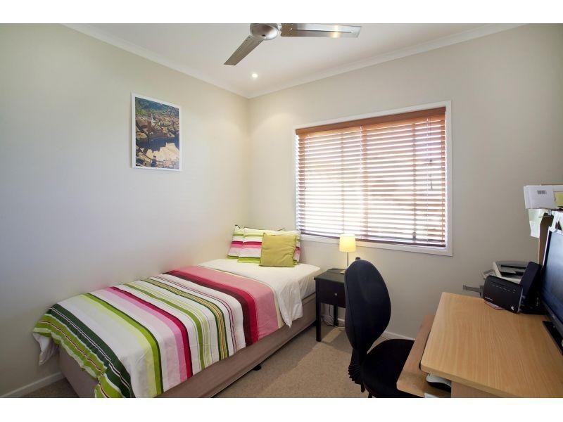 21 Southern Cross Parade, Sunrise Beach QLD 4567