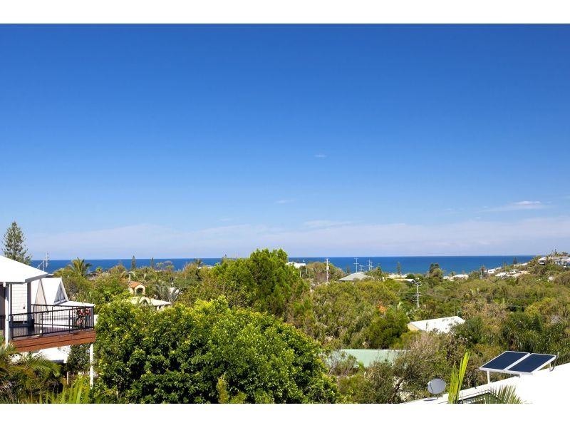 21 Southern Cross Parade, Sunrise Beach QLD 4567