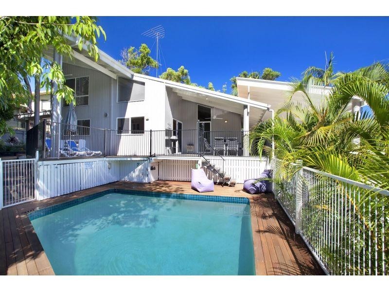 12 Moonare Crescent, Noosa Heads QLD 4567