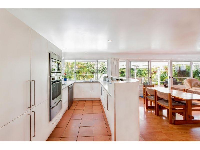 24 Aquamarine Circuit, Noosa Waters QLD 4566