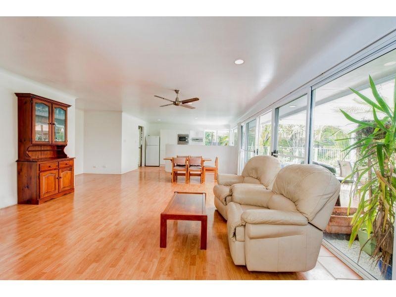 24 Aquamarine Circuit, Noosa Waters QLD 4566