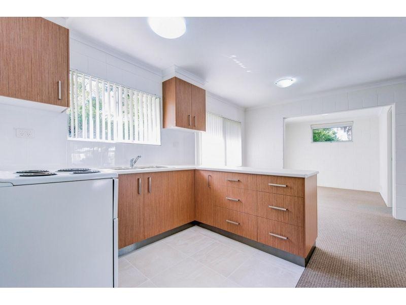 8 Sleepy Hollow Drive, Noosa Heads QLD 4567