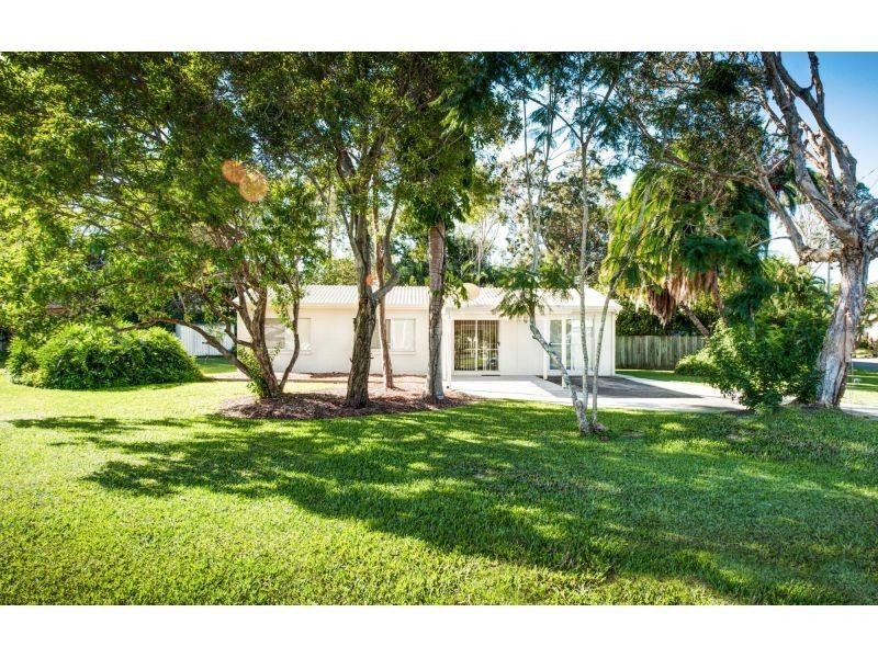 8 Sleepy Hollow Drive, Noosa Heads QLD 4567