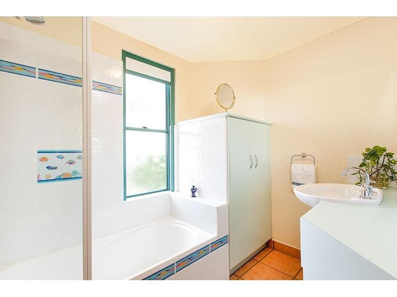 2/33 Tingira Crescent, Sunrise Beach QLD 4567