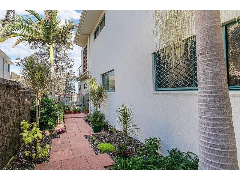 2/33 Tingira Crescent, Sunrise Beach QLD 4567