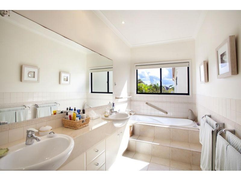 38 Driftwood Drive, Castaways Beach QLD 4567