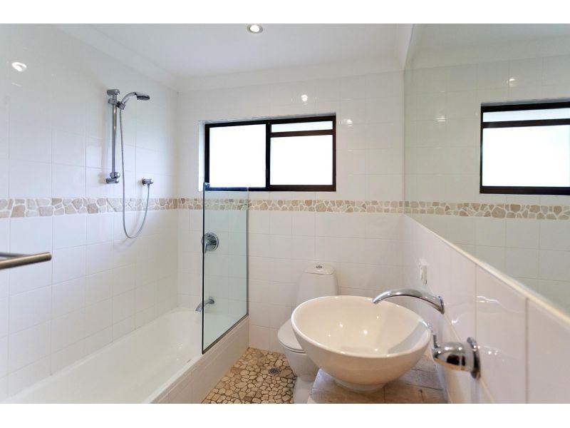 4 Arkana Drive, Noosa Heads QLD 4567