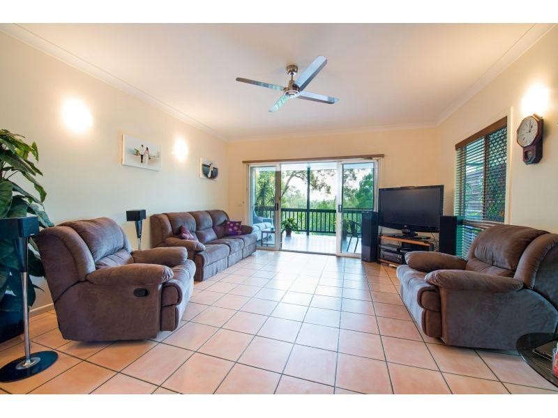 25 Leslie Drive, Noosa Heads QLD 4567