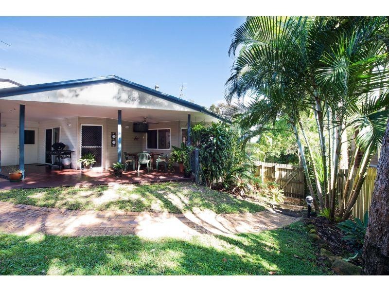 25 Leslie Drive, Noosa Heads QLD 4567