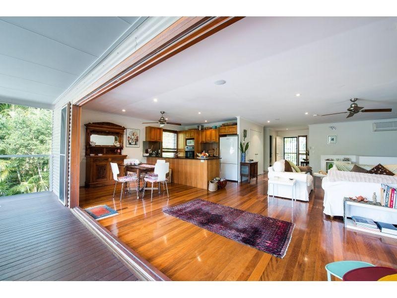 27 Rainbow Crescent, Sunrise Beach QLD 4567