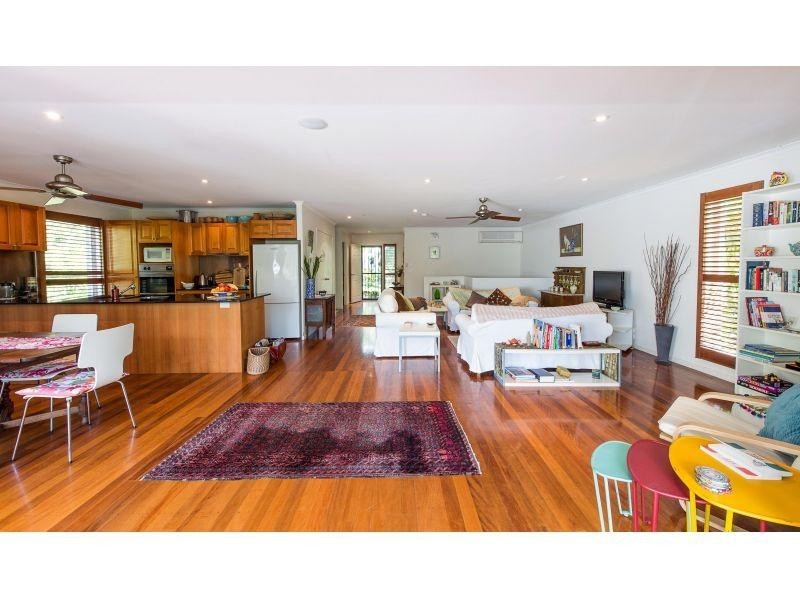 27 Rainbow Crescent, Sunrise Beach QLD 4567