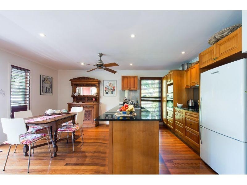 27 Rainbow Crescent, Sunrise Beach QLD 4567