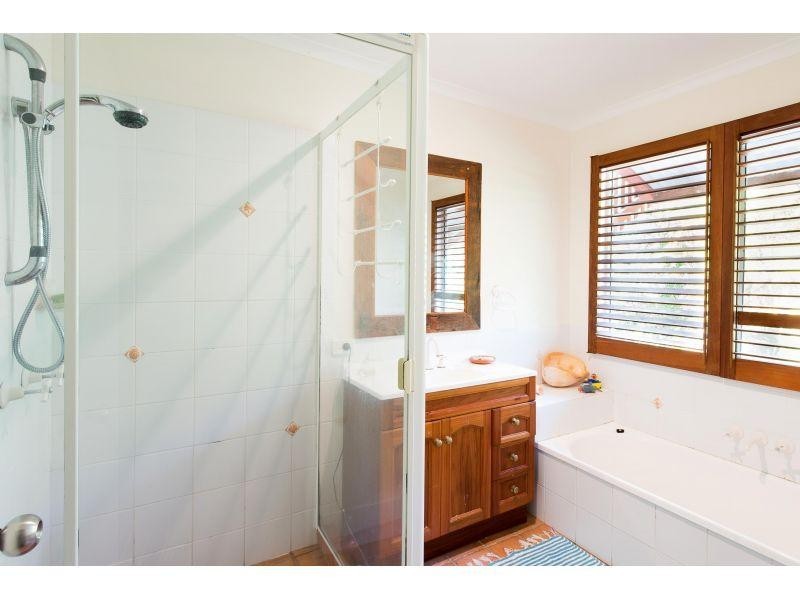 27 Rainbow Crescent, Sunrise Beach QLD 4567