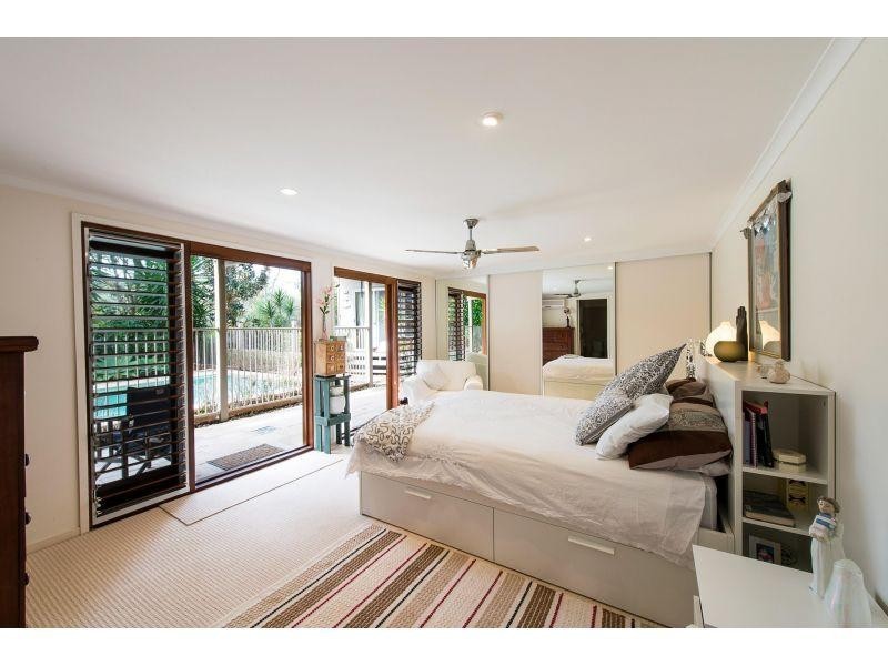 27 Rainbow Crescent, Sunrise Beach QLD 4567