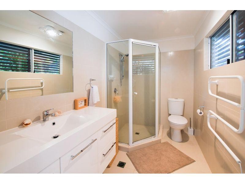 27 Rainbow Crescent, Sunrise Beach QLD 4567