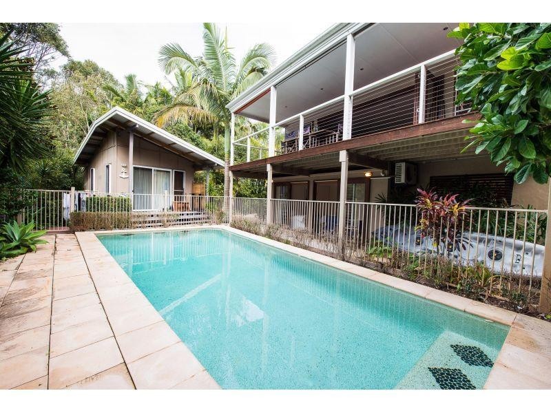 27 Rainbow Crescent, Sunrise Beach QLD 4567