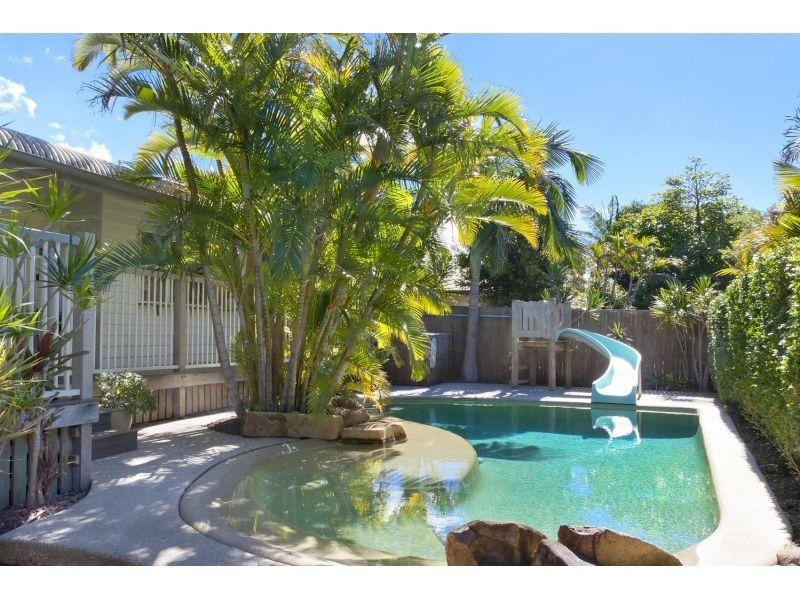 2 Sundown Court, Sunrise Beach QLD 4567