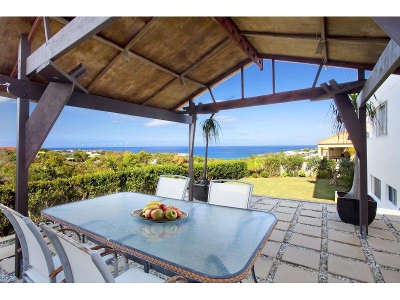 20 Captains Court, Sunrise Beach QLD 4567