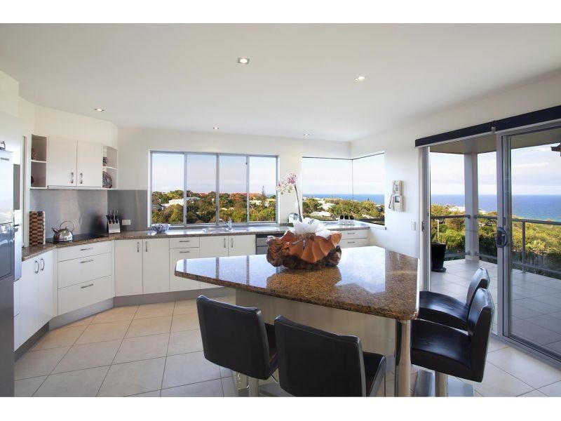 20 Captains Court, Sunrise Beach QLD 4567