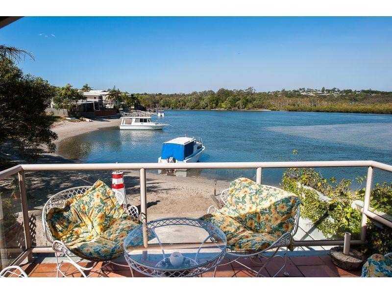 9 Dolphin Crescent, Noosaville QLD 4566