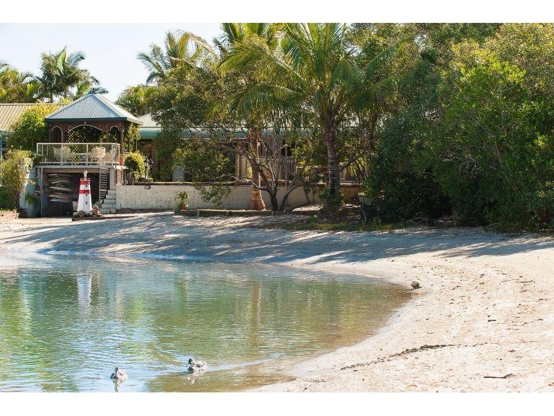 9 Dolphin Crescent, Noosaville QLD 4566