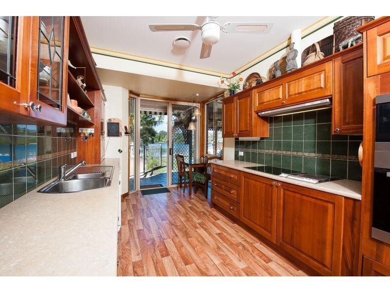 9 Dolphin Crescent, Noosaville QLD 4566