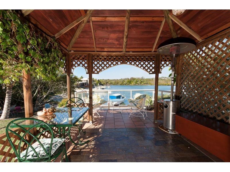 9 Dolphin Crescent, Noosaville QLD 4566