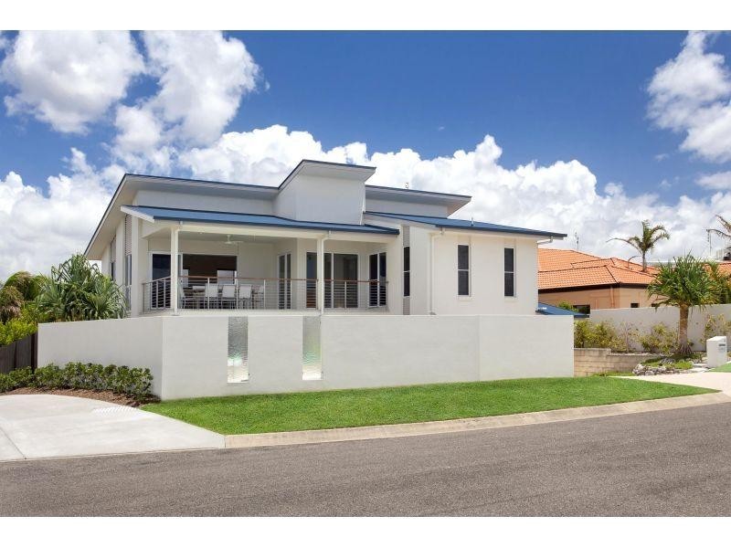 10 Antipodes Close, Castaways Beach QLD 4567