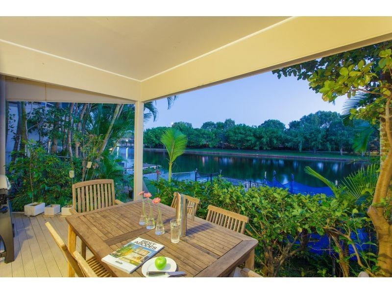 2/17 Laburnum Crescent, Noosaville QLD 4566