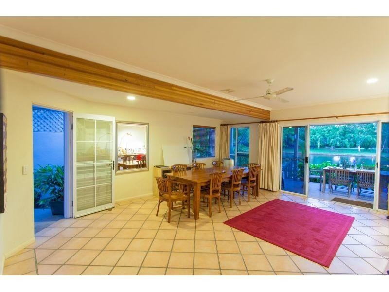 2/17 Laburnum Crescent, Noosaville QLD 4566